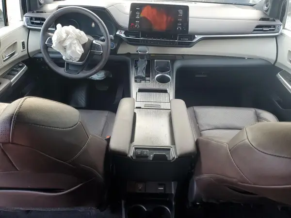 5TDESKFC8RS109989 2024 TOYOTA SIENNA - Image 8