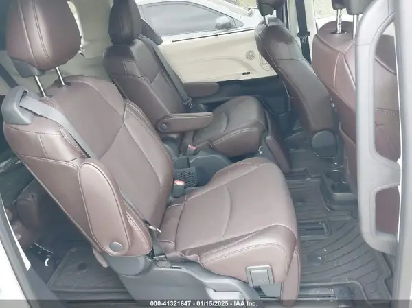 5TDESKFC8RS125304 2024 TOYOTA SIENNA - Image 8