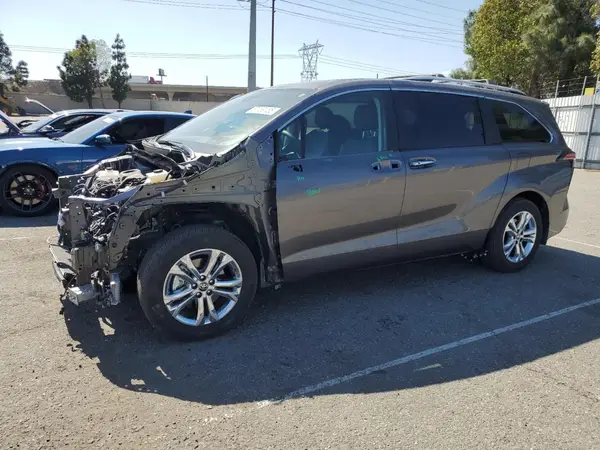 5TDESKFC8RS136402 2024 TOYOTA SIENNA - Image 1