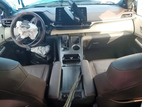5TDESKFC8RS137064 2024 TOYOTA SIENNA - Image 8