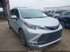 5TDESKFC8SS156039 2025 TOYOTA SIENNA