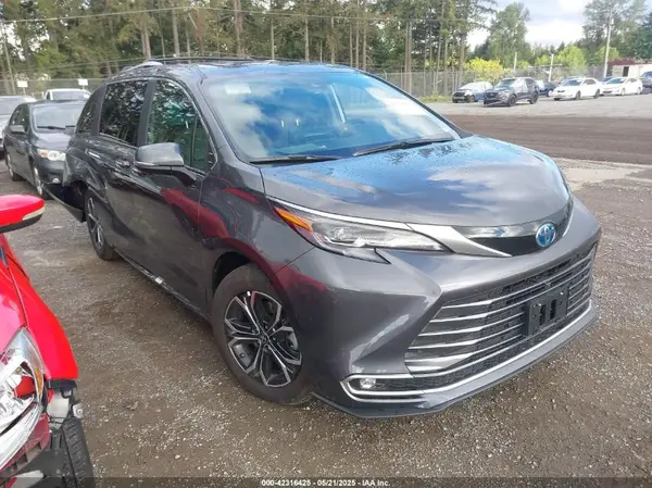 5TDESKFC8SS172175 2025 TOYOTA SIENNA - Image 1