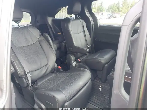 5TDESKFC8SS172175 2025 TOYOTA SIENNA - Image 8