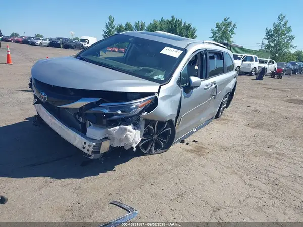 5TDESKFC8SS175867 2025 TOYOTA SIENNA - Image 2