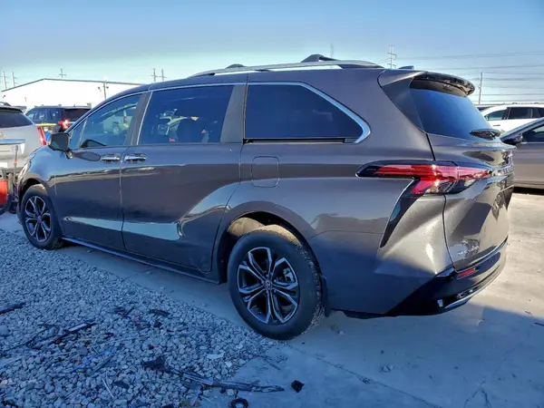 5TDESKFC8SS192748 2025 TOYOTA SIENNA - Image 2