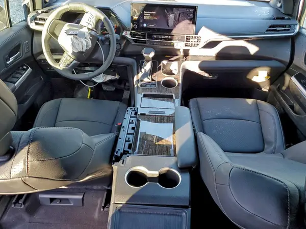 5TDESKFC8SS192748 2025 TOYOTA SIENNA - Image 8