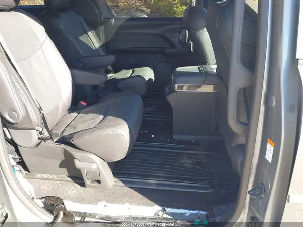 5TDESKFC8TS234305 2026 TOYOTA SIENNA - Image 8
