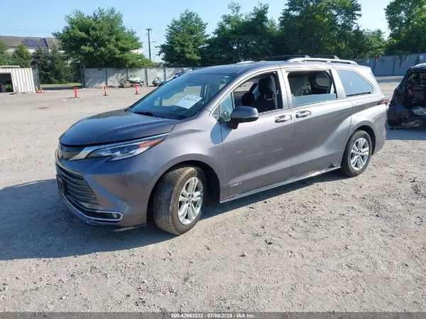 5TDESKFC9MS001213 2021 TOYOTA SIENNA - Image 2