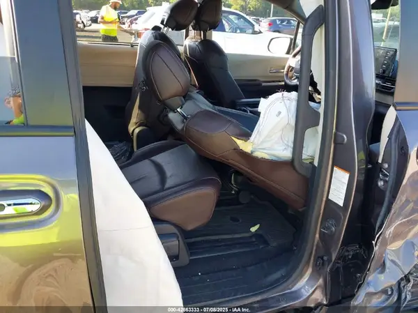 5TDESKFC9MS001213 2021 TOYOTA SIENNA - Image 8