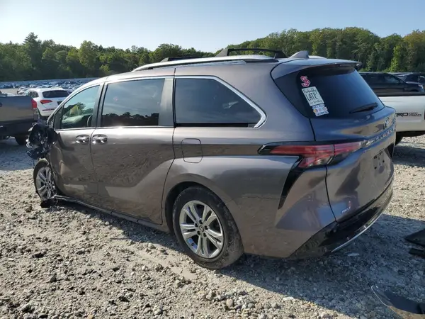 5TDESKFC9NS047593 2022 TOYOTA SIENNA - Image 2