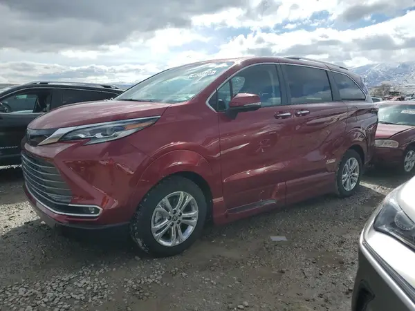 5TDESKFC9NS067374 2022 TOYOTA SIENNA - Image 1