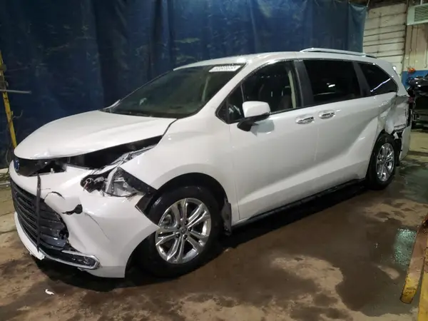 5TDESKFC9PS082542 2023 TOYOTA SIENNA - Image 1