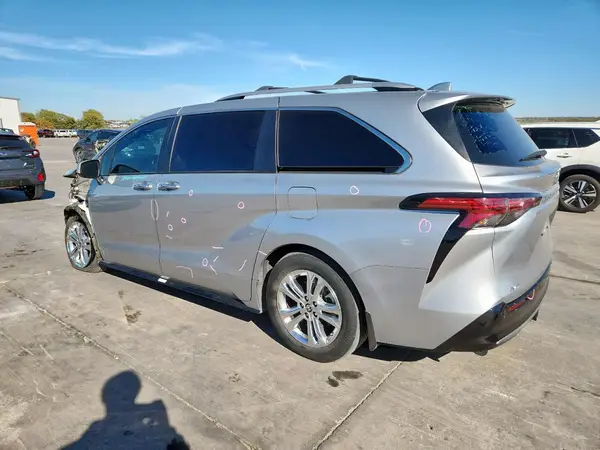 5TDESKFC9PS096070 2023 TOYOTA SIENNA - Image 2