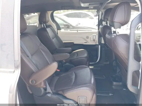 5TDESKFC9PS105009 2023 TOYOTA SIENNA - Image 8
