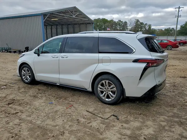 5TDESKFC9RS140507 2024 TOYOTA SIENNA - Image 2