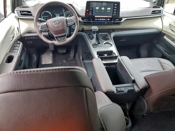 5TDESKFC9RS140507 2024 TOYOTA SIENNA - Image 8