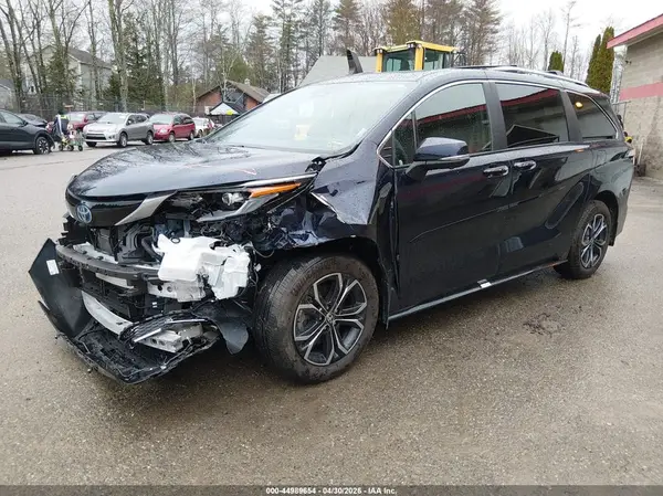 5TDESKFC9SS188322 2025 TOYOTA SIENNA - Image 2