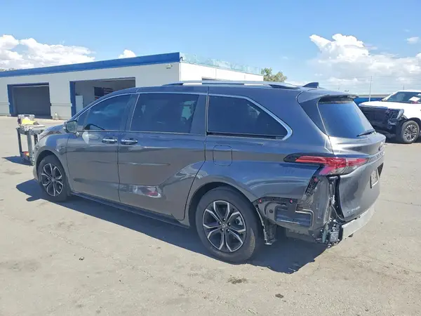 5TDESKFC9SS206110 2025 TOYOTA SIENNA - Image 2