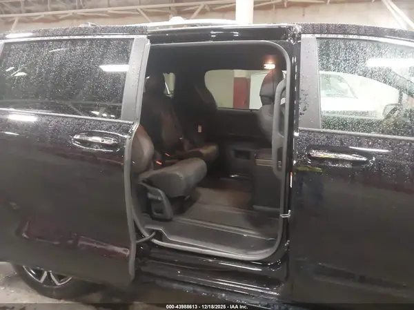 5TDESKFC9SS214563 2025 TOYOTA SIENNA - Image 8
