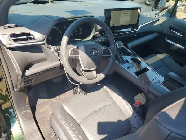 5TDESKFC9TS239674 2026 TOYOTA SIENNA - Image 8