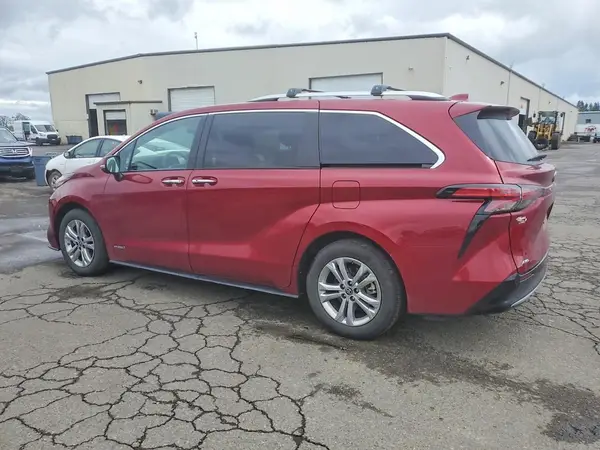5TDESKFCXMS037167 2021 TOYOTA SIENNA - Image 2