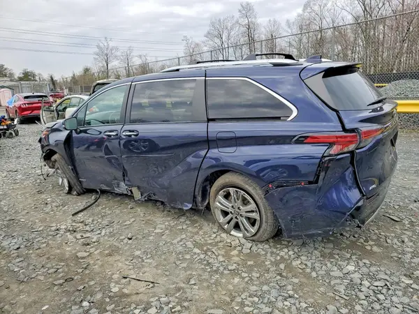 5TDESKFCXMS038609 2021 TOYOTA SIENNA - Image 2