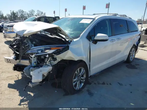 5TDESKFCXNS053712 2022 TOYOTA SIENNA - Image 2
