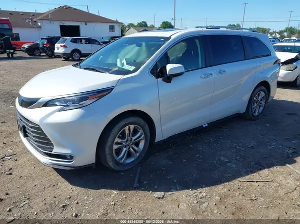 5TDESKFCXPS081285 2023 TOYOTA SIENNA - Image 2