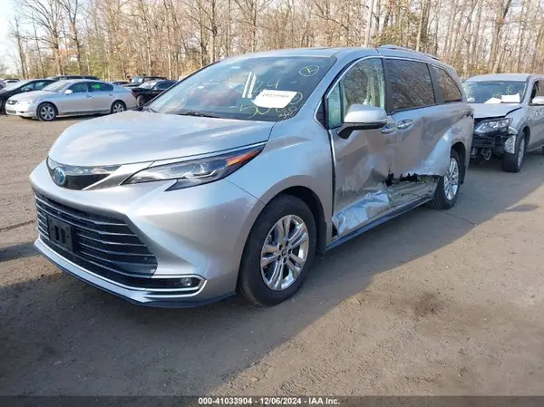 5TDESKFCXRS109542 2024 TOYOTA SIENNA - Image 2