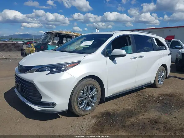 5TDESKFCXRS124736 2024 TOYOTA SIENNA - Image 2