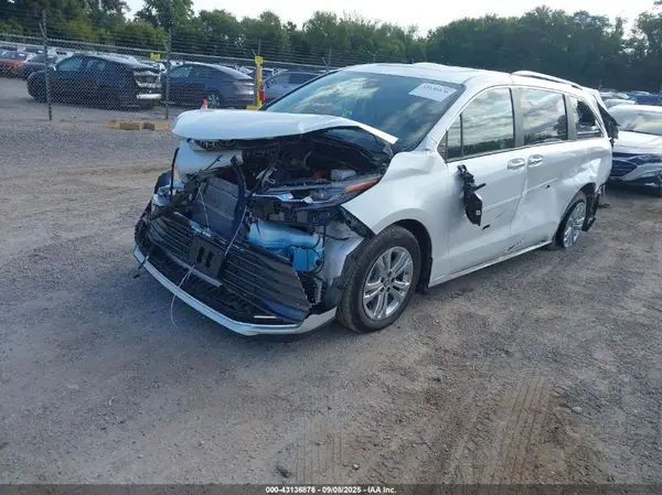 5TDESKFCXRS131721 2024 TOYOTA SIENNA - Image 2