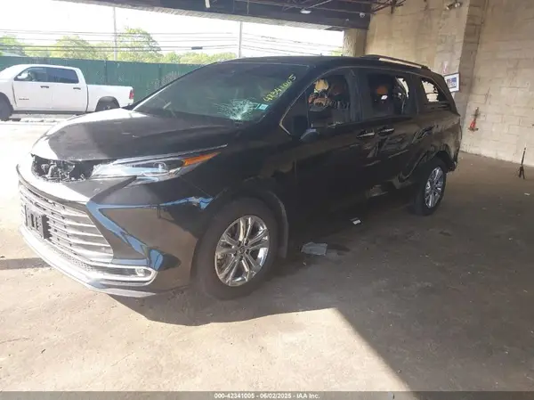 5TDESKFCXRS143402 2024 TOYOTA SIENNA - Image 2