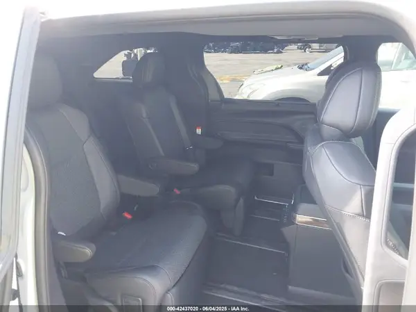 5TDESKFCXSS185106 2025 TOYOTA SIENNA - Image 8