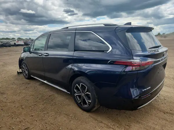 5TDESKFCXSS219366 2025 TOYOTA SIENNA - Image 2