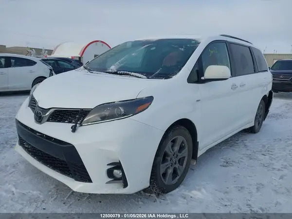 5TDEZ3DC1LS235090 2020 TOYOTA SIENNA - Image 2