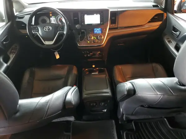 5TDEZ3DC3KS225319 2019 TOYOTA SIENNA - Image 8