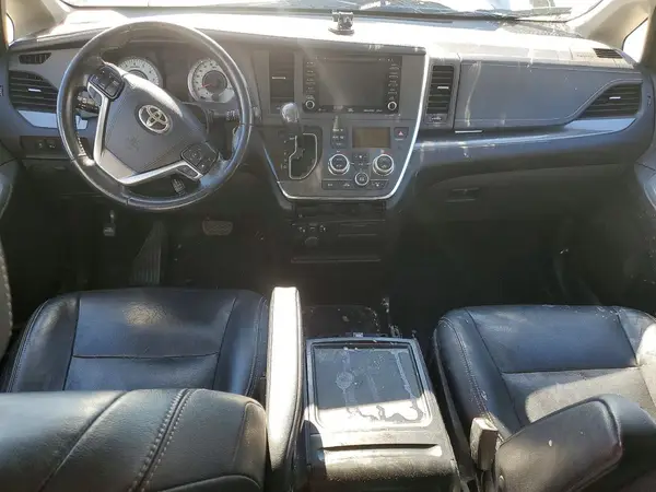 5TDEZ3DC5KS226410 2019 TOYOTA SIENNA - Image 8
