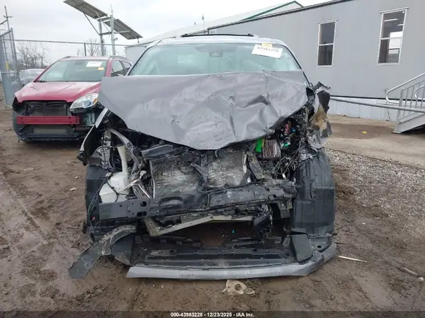 5TDEZ3DC6LS239068 2020 TOYOTA SIENNA - Image 8