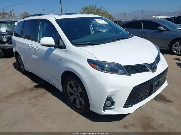 5TDEZ3DC7KS214551 2019 TOYOTA SIENNA - Image 1