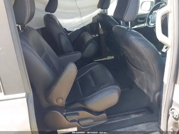 5TDEZ3DC7KS223251 2019 TOYOTA SIENNA - Image 8