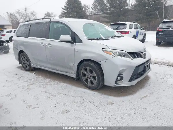 5TDEZ3DC8KS210587 2019 TOYOTA SIENNA - Image 1