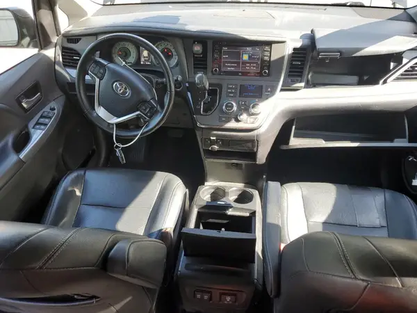 5TDEZ3DC8KS225588 2019 TOYOTA SIENNA - Image 8
