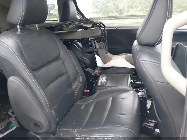 5TDEZ3DC8LS249679 2020 TOYOTA SIENNA - Image 8