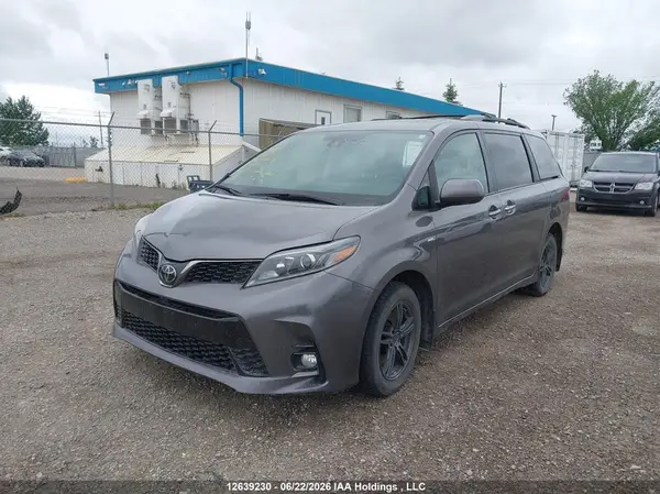 5TDEZ3DC9KS211490 2019 TOYOTA SIENNA - Image 2