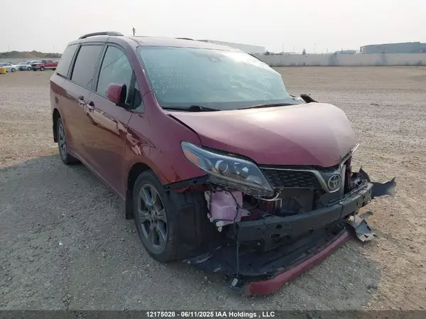 5TDEZ3DC9KS214860 2019 TOYOTA SIENNA - Image 1