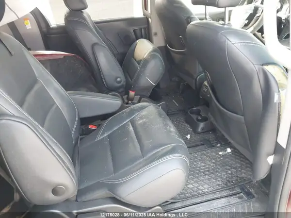 5TDEZ3DC9KS214860 2019 TOYOTA SIENNA - Image 8