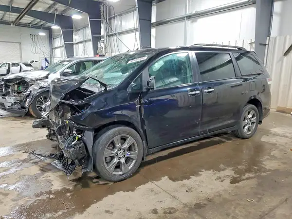 5TDEZ3DC9KS215250 2019 TOYOTA SIENNA - Image 1