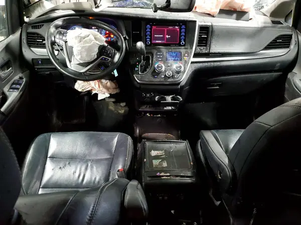 5TDEZ3DC9KS215250 2019 TOYOTA SIENNA - Image 8