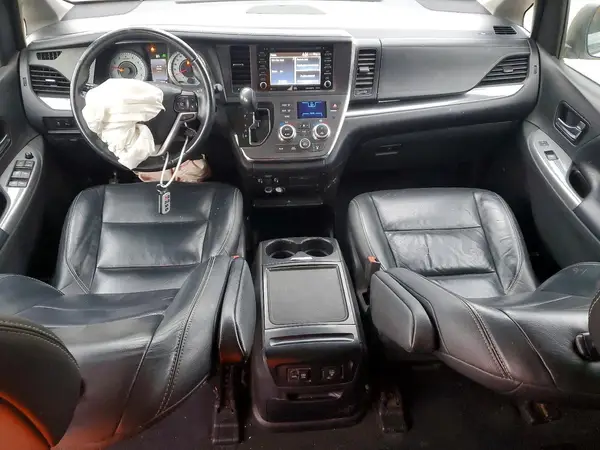 5TDEZ3DC9KS224045 2019 TOYOTA SIENNA - Image 8