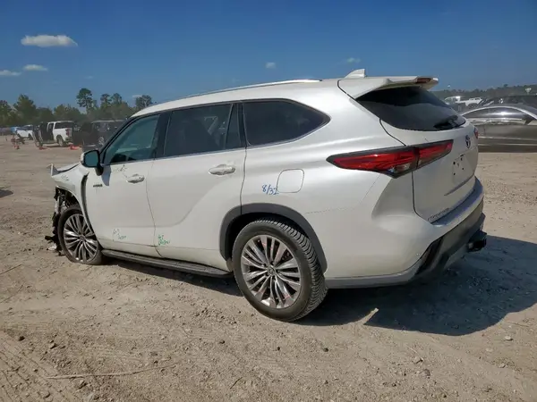 5TDFARAH0LS001974 2020 TOYOTA HIGHLANDER - Image 2
